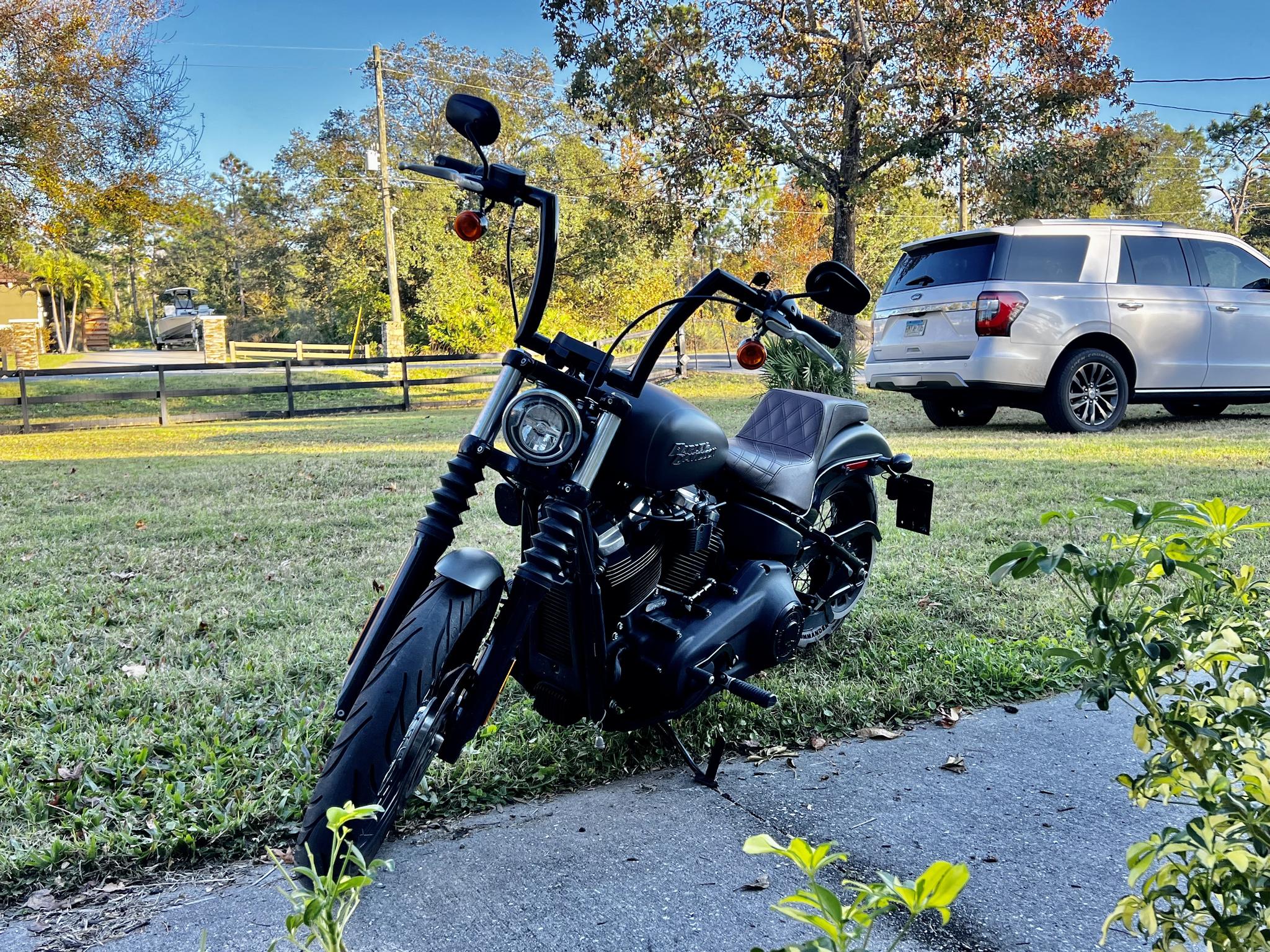 2019 Harley Davidson FXBB / Street Bob photo 2